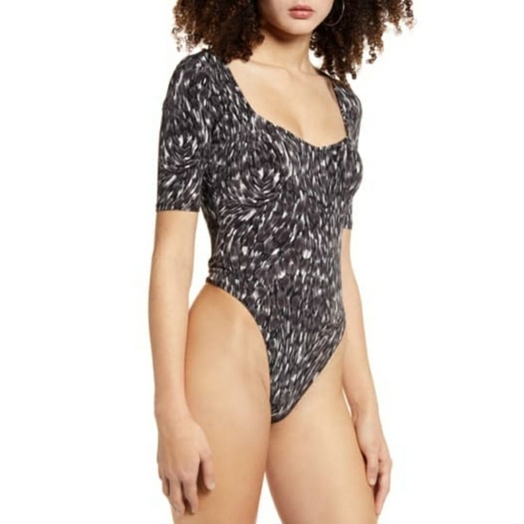 𝅺LEITH Sweetheart Neck Bodysuit sz. XS Black Swirl - Picture 1 of 7